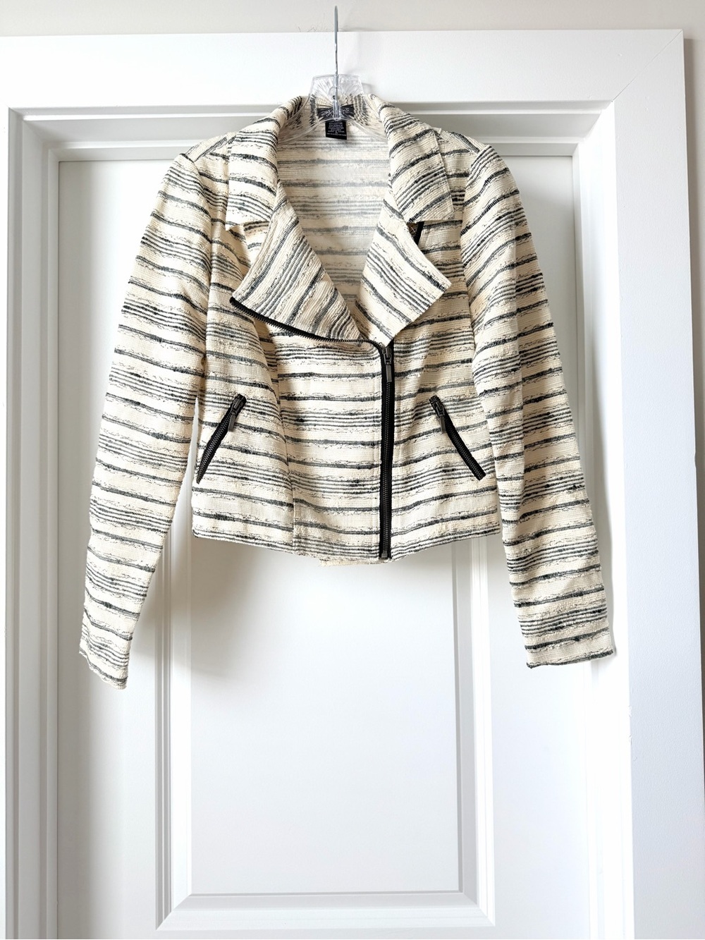 Stoosh w Soft Cream and Black Striped Knit Open Zip Up Jacket